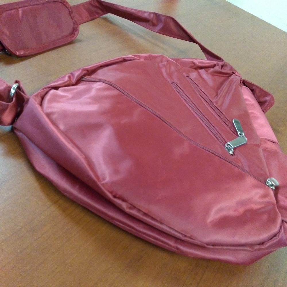 ๐ Backpack - Picture 7 of 8